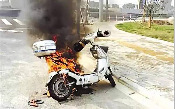 電動(dòng)車高溫自然
